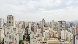 Image 11 - 898531