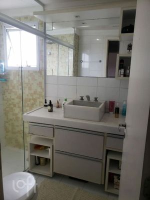 Image 11 - 898537