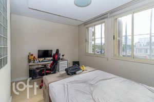 Image 18 - 898541