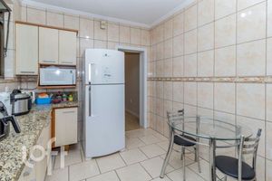 Image 31 - 898541