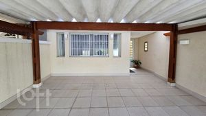 Image 19 - 898552