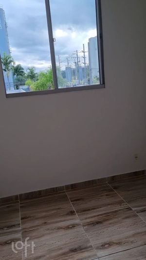 Image 7 - 898553