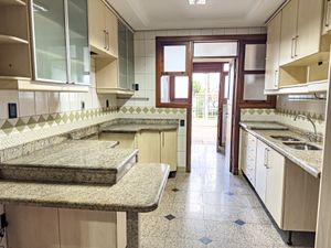 Image 9 - 898554