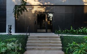 Image 20 - 898556