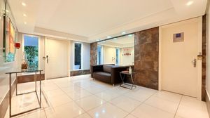 Image 37 - 898557
