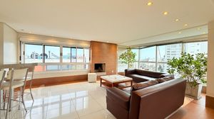 Image 19 - 898557