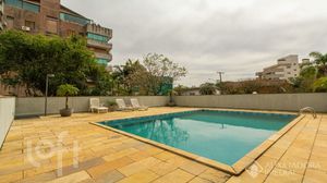 Image 35 - 898558