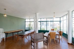 Image 9 - 898565
