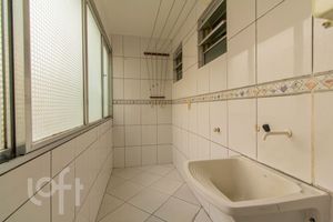 Image 13 - 898566