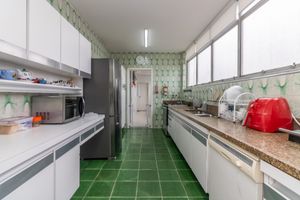 Image 13 - 898580