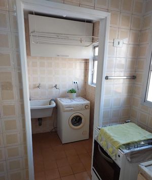 Image 7 - 898582