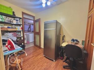 Image 8 - 898594