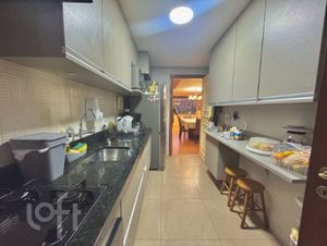 Image 7 - 898594