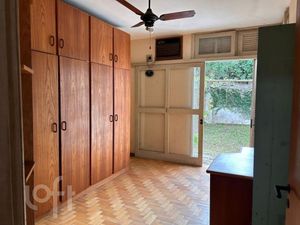 Image 7 - 898597