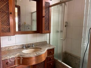 Image 3 - 898597