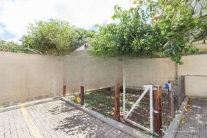 Image 32 - 898599