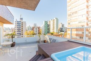 Image 3 - 898601