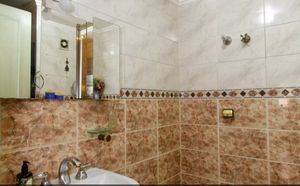 Image 8 - 898604