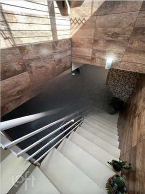 Image 5 - 898616