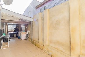 Image 38 - 898619