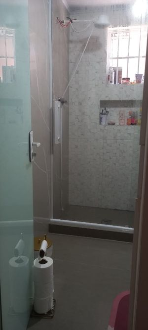 Image 9 - 898619