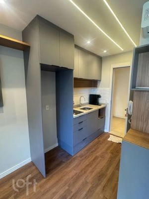Image 3 - 898621