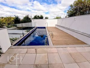 Image 8 - 898623