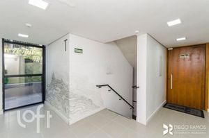 Image 4 - 898623