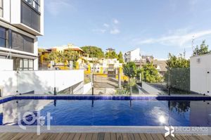 Image 6 - 898623