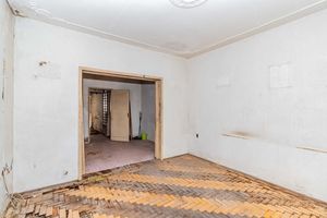 Image 8 - 898626