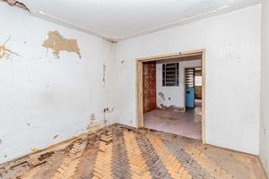 Image 9 - 898626