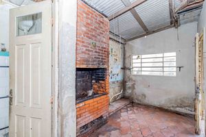 Image 32 - 898626
