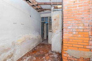 Image 35 - 898626