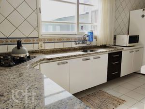 Image 7 - 898631