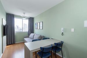 Image 1 - 898632