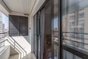 Image 7 - 898636
