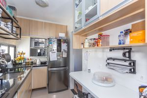 Image 15 - 898636