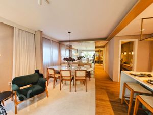 Image 6 - 898638