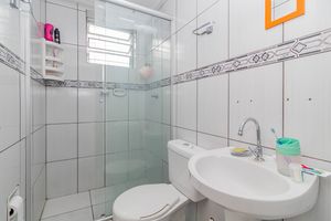 Image 8 - 898643