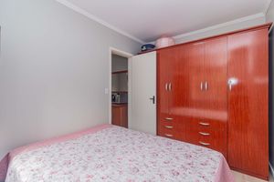 Image 12 - 898643