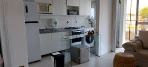 Image 9 - 898646