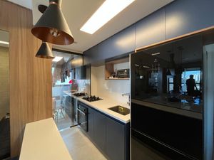 Image 6 - 898647