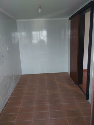Image 3 - 898649