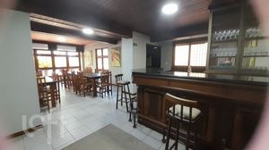 Image 25 - 898657
