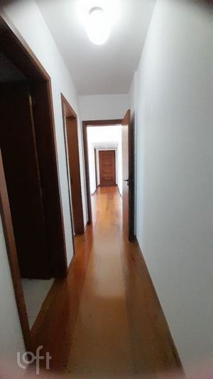 Image 12 - 898657