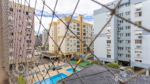 Image 37 - 898664