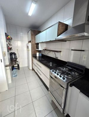 Image 4 - 898665