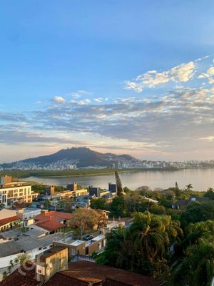 Image 1 - 898665