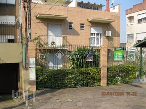 Image 6 - 898667