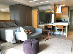 Image 7 - 898669